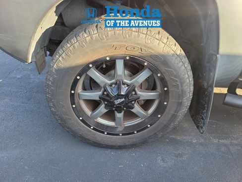Used 2015 Toyota Tacoma PreRunner w/ Convenience Package RWD image 4
