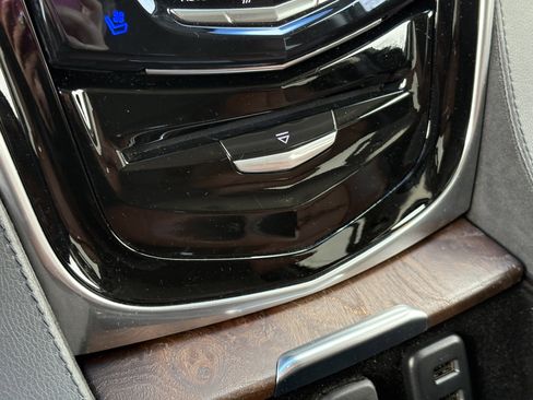 Used 2019 Cadillac Escalade Premium Luxury image 26