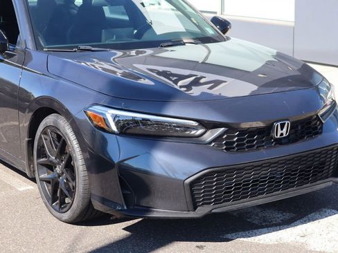 Used 2025 Honda Civic Sport image 3