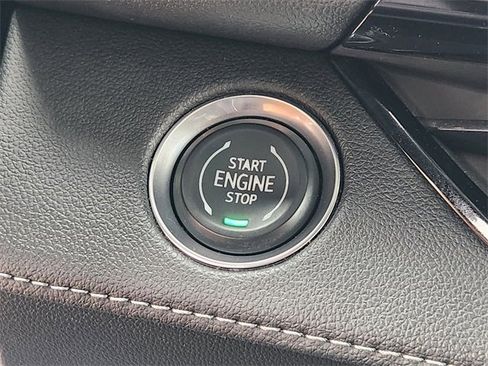 Used 2025 Buick Enclave Avenir image 19