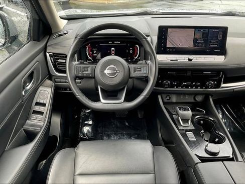 Used 2024 Nissan Rogue SL image 5