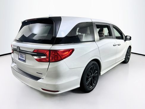 Used 2023 Honda Odyssey Touring image 5