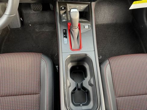 Used 2025 Nissan Kicks SR w/ Illumination Package image 10