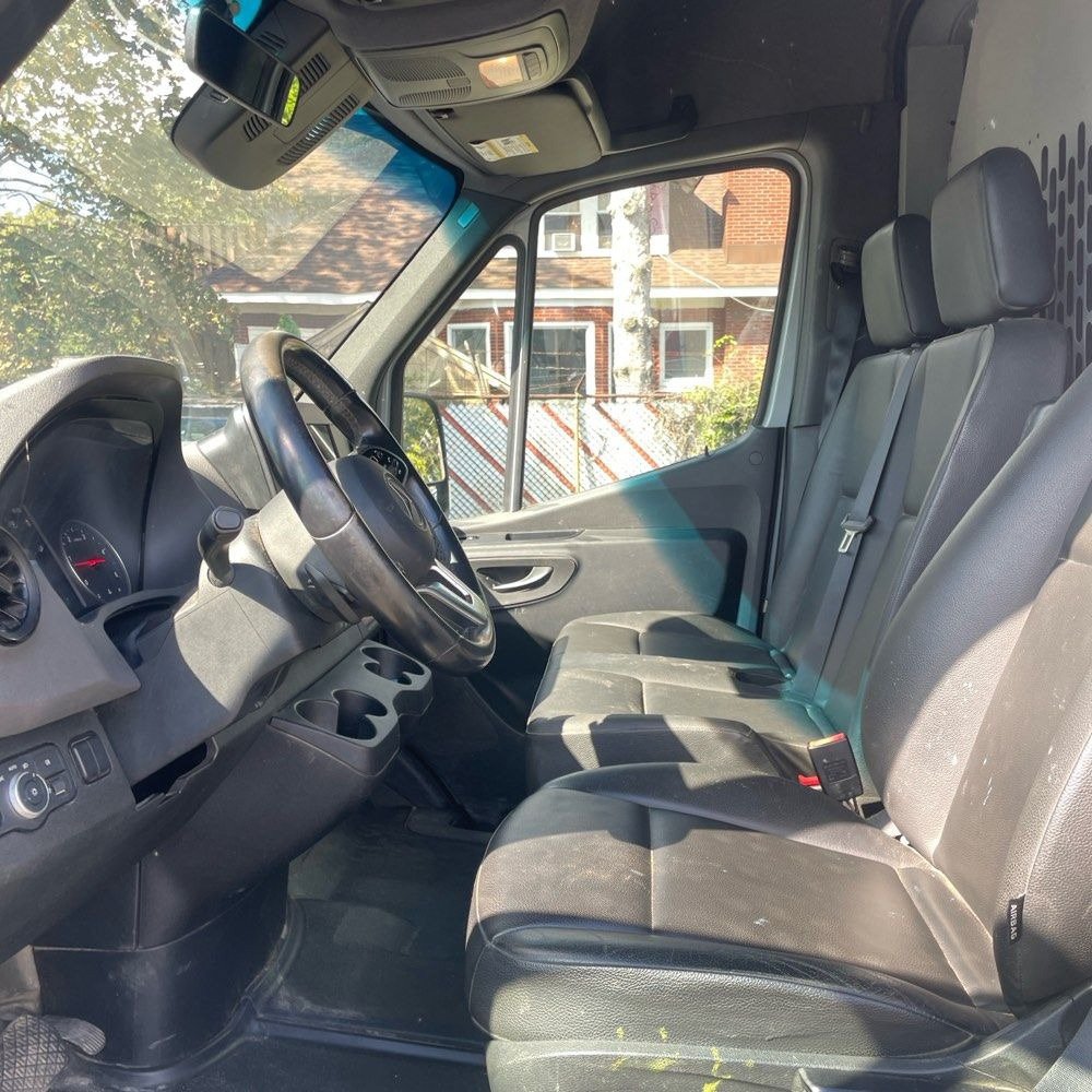 Used 2022 Mercedes-Benz Sprinter 2500 image 5
