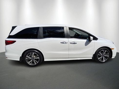 Certified 2024 Honda Odyssey Touring image 8