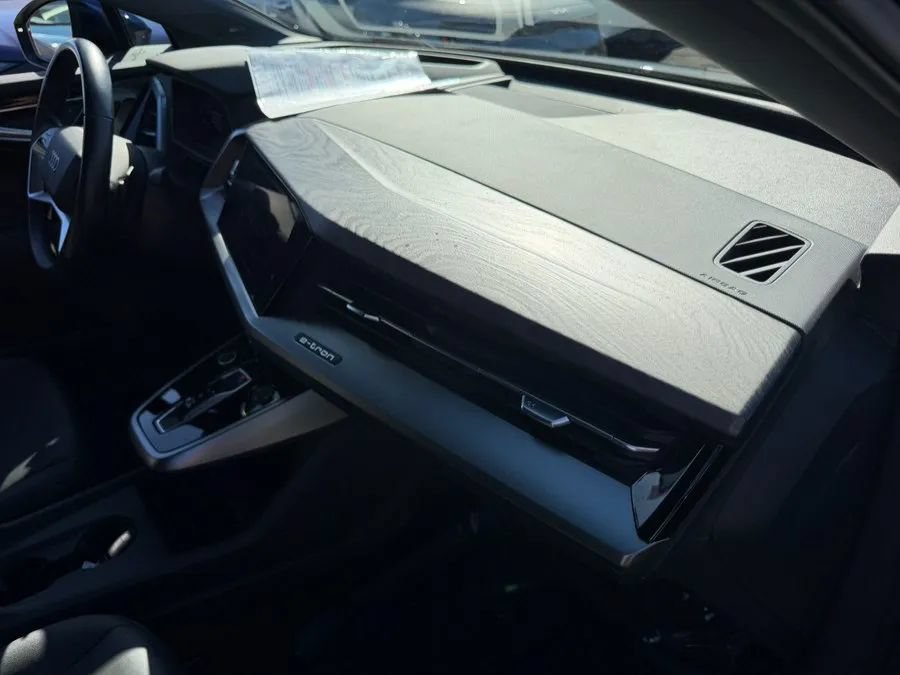 Used 2023 Audi Q4 e-tron Prestige AWD/4WD image 27
