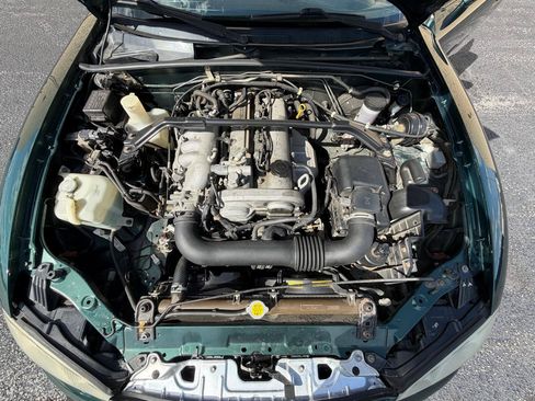 Used 2001 MAZDA MX-5 Miata RWD image 17