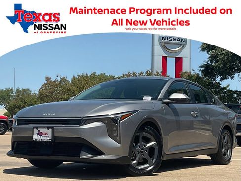 Used 2025 Kia K4 FWD image 1