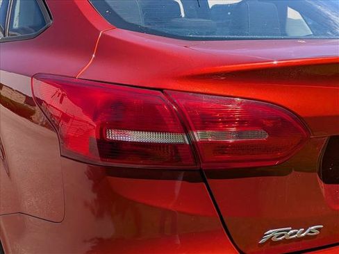 Used 2018 Ford Focus SE FWD image 11
