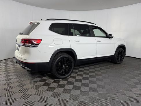 Used 2023 Volkswagen Atlas SE w/ Black Wheel Package FWD image 8