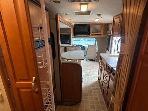 Used 2005 Ford E-450 and Econoline 450 image 13