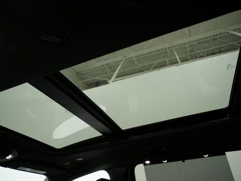 New 2026 Chrysler Pacifica Limited w/ S Appearance Package image 4