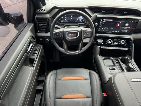 Used 2025 GMC Sierra 2500 AT4 AWD/4WD image 11