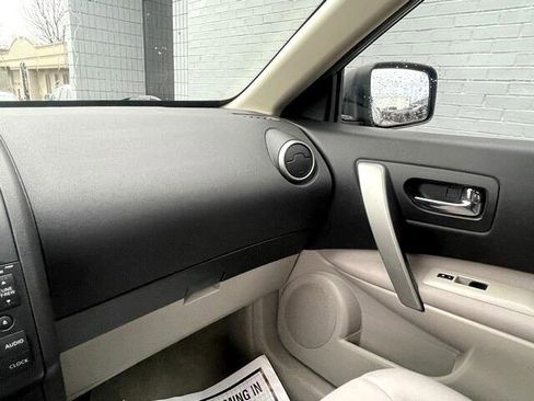 Used 2010 Nissan Rogue S w/ 360 Degree Value Pkg image 18