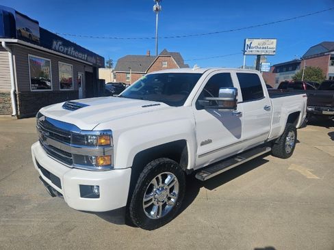 Used 2019 Chevrolet Silverado 2500 High Country w/ Duramax Plus Package image 6