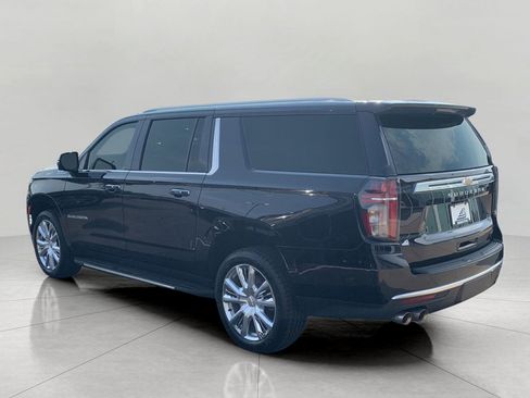 Used 2022 Chevrolet Suburban High Country AWD/4WD image 5
