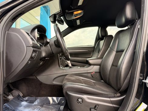 Used 2019 Jeep Grand Cherokee Altitude AWD/4WD image 18