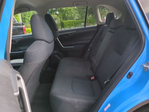 Used 2021 Toyota RAV4 LE AWD/4WD image 13