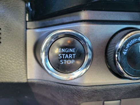 Used 2017 Toyota Tacoma TRD Off-Road w/ Tow Package image 27