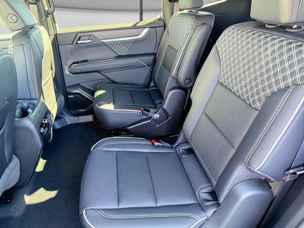 New 2027 GMC Acadia Denali w/ LPO, Floor Liner Package AWD/4WD image 35