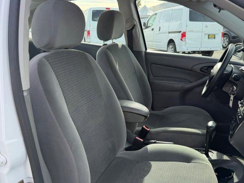 Used 2003 Ford Focus LX image 22