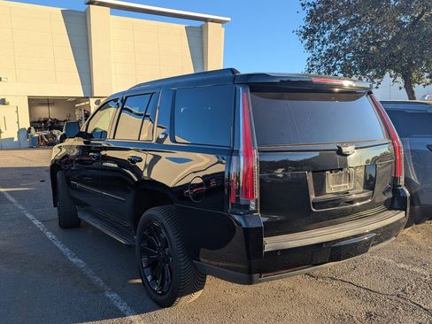 Used 2020 Cadillac Escalade Luxury image 8