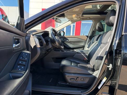 Used 2023 Nissan Rogue SV w/ SV Premium B Package AWD/4WD image 13