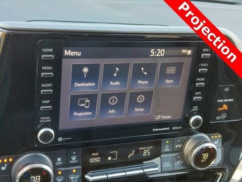 Used 2022 Toyota Highlander XLE image 28