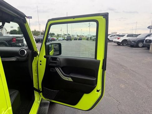 Used 2017 Jeep Wrangler Unlimited Sahara w/ Dual Top Group AWD/4WD image 54