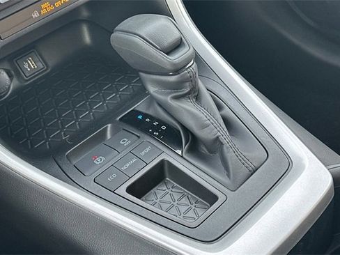 Used 2025 Toyota RAV4 LE image 20