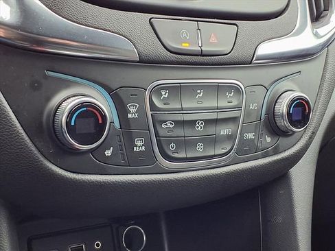 Used 2024 Chevrolet Equinox LT image 12