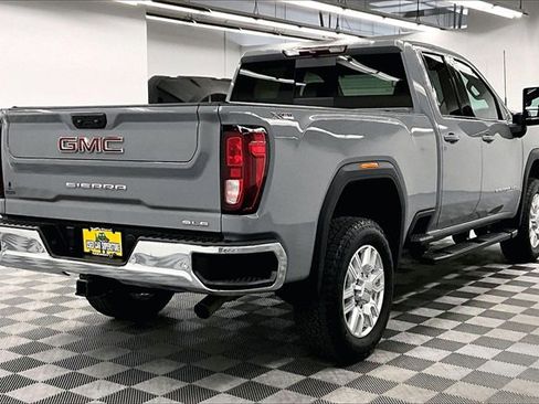 Used 2024 GMC Sierra 2500 SLE w/ SLE Value Package; image 12
