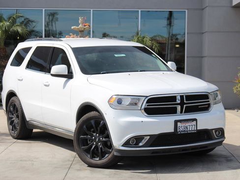 Used 2020 Dodge Durango SXT image 2