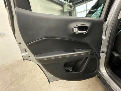 Used 2020 Jeep Compass Latitude image 17