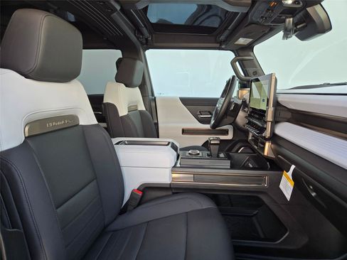Used 2025 GMC Hummer EV 3X AWD/4WD image 30