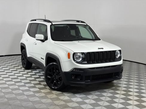 Used 2018 Jeep Renegade Altitude w/ UConnect 8.4 Nav Group AWD/4WD image 2
