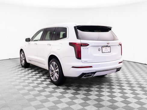 Certified 2025 Cadillac XT6 Premium Luxury w/ Platinum Package AWD/4WD image 3