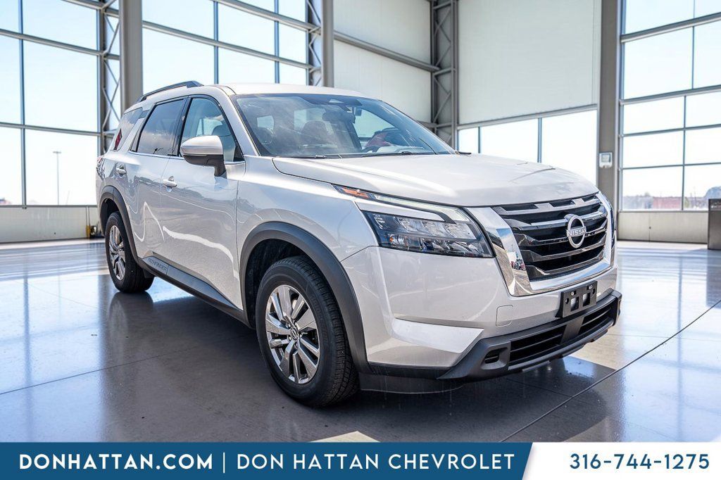 Used 2024 Nissan Pathfinder SV AWD/4WD image 35
