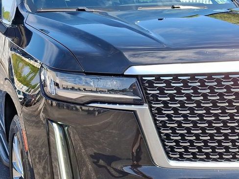 Used 2023 Cadillac Escalade ESV Premium Luxury image 10