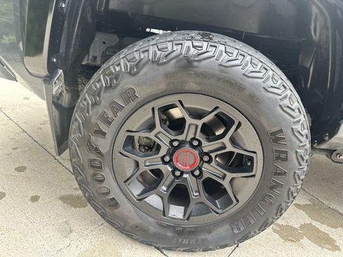 Used 2024 Toyota Tacoma TRD Pro AWD/4WD image 22