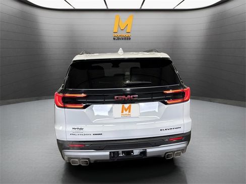 Used 2025 GMC Acadia Elevation image 8