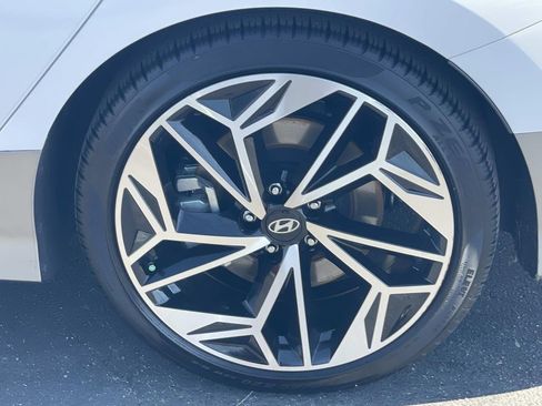 Certified 2025 Hyundai Ioniq 6 SEL image 6