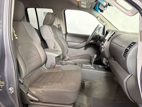 Used 2014 Nissan Frontier PRO-4X AWD/4WD image 28