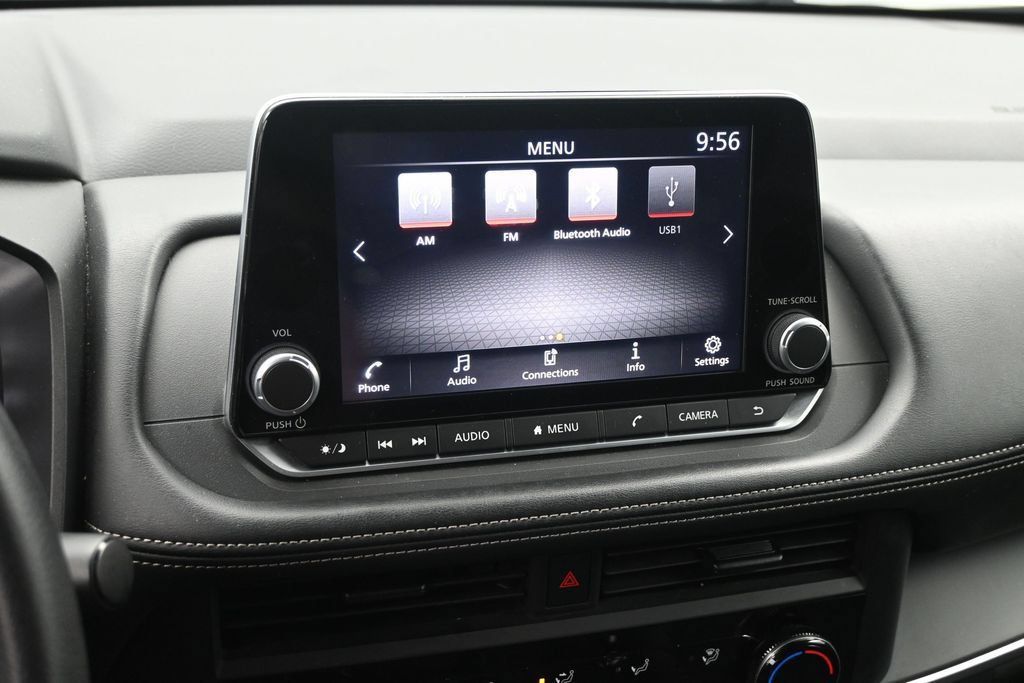 Used 2024 Nissan Rogue S AWD/4WD image 18