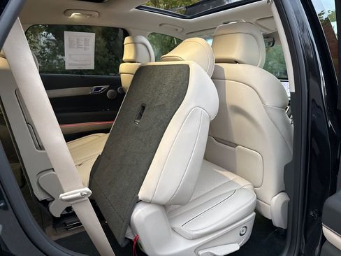 Used 2025 Genesis GV80 3.5T Advanced image 37