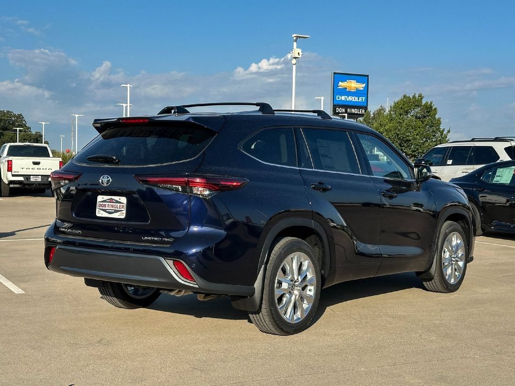 Used 2026 Toyota Highlander Limited AWD/4WD image 4