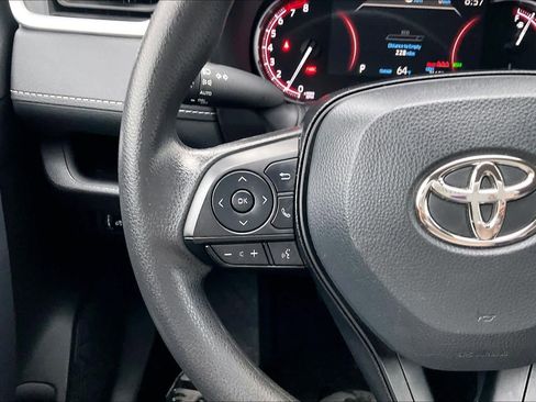 Used 2025 Toyota RAV4 XLE FWD image 23