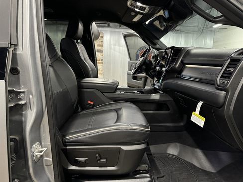 Used 2024 RAM 3500 Limited AWD/4WD image 36