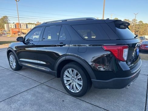 Used 2022 Ford Explorer Limited w/ Equipment Group 301A image 5