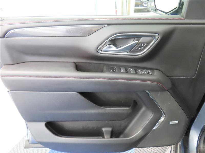 Used 2022 Chevrolet Suburban RST w/ Luxury Package RWD image 16